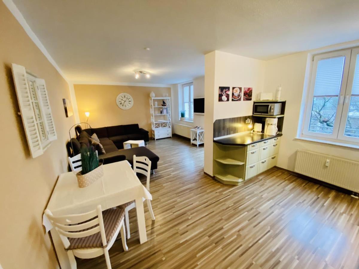 Apartamento Charlotte, Direkt Am Kurpark Rostock Exterior foto