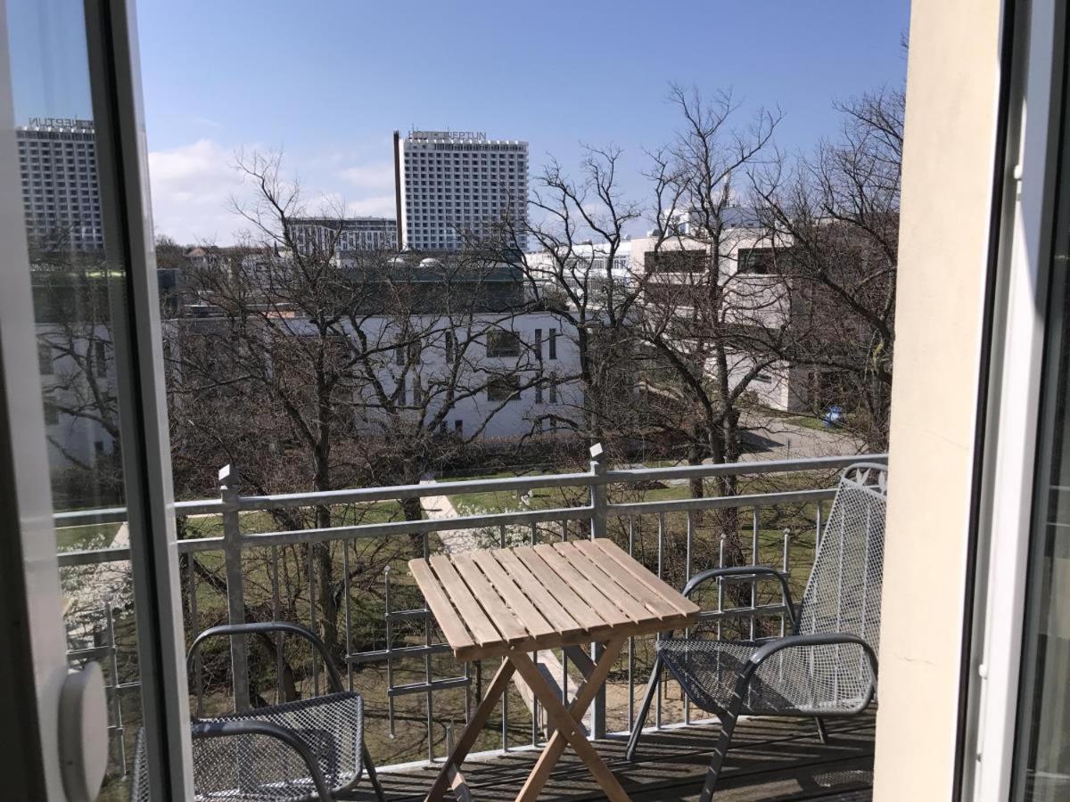 Apartamento Charlotte, Direkt Am Kurpark Rostock Exterior foto